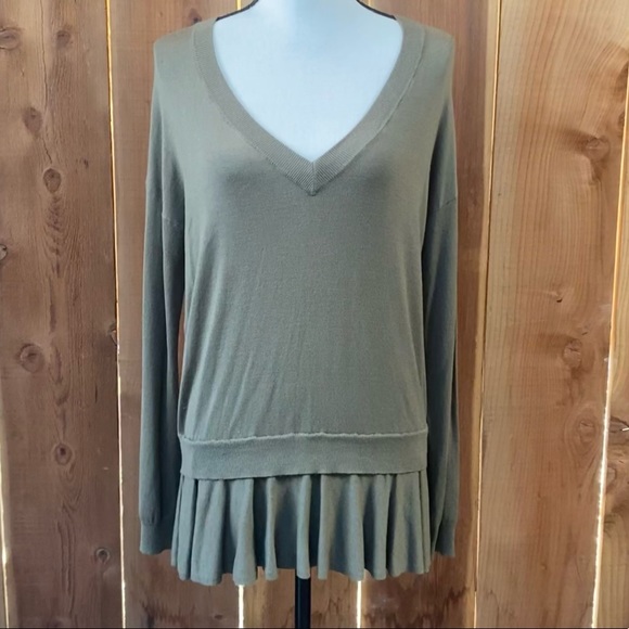 Muche Muchette Ellie Flounce Hem Sweater v neck long sleeves - Picture 1 of 8